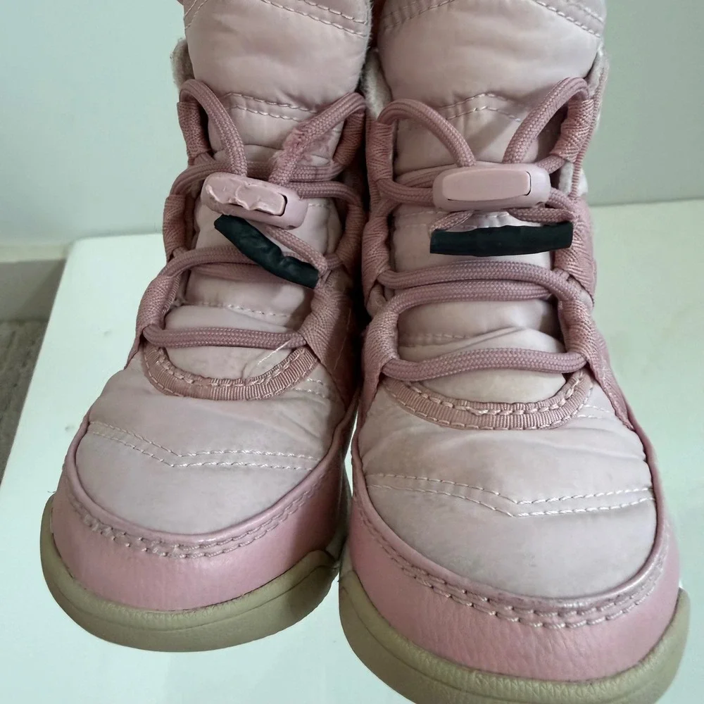 Sorel Whitney Waterproof Insulated Boot in Pink Size 8